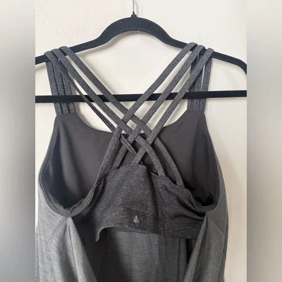 Like New Prana Waterfall Criss Cross Built in Bra Scoop Back Workout Tank - Picture 14 of 14